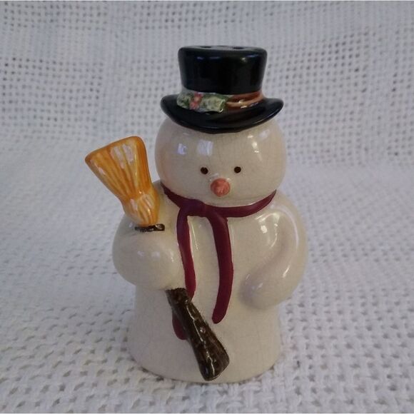 Holiday Set of Snowman Salt & Pepper Shakers • Frosty Christmas Salt & Pepper - Picture 5 of 13
